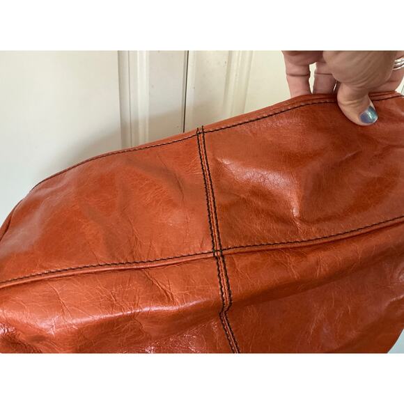 Hobo Sheila Crossbody leather tote Clay NWT - Picture 11 of 11